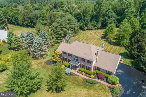 2 Glen Hollow Ct, Reading, PA 19607 photo 5