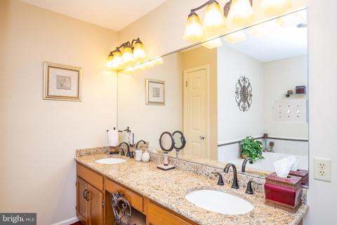 2 Glen Hollow Ct, Reading, PA 19607 photo 32
