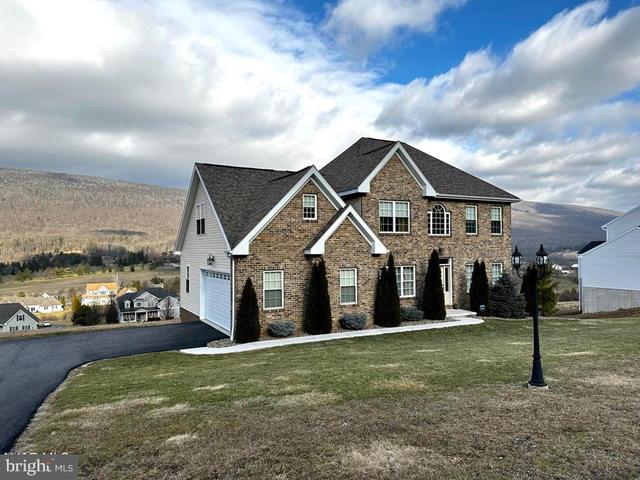 133 Fairway Estates Dr, Hollidaysburg, PA 16648