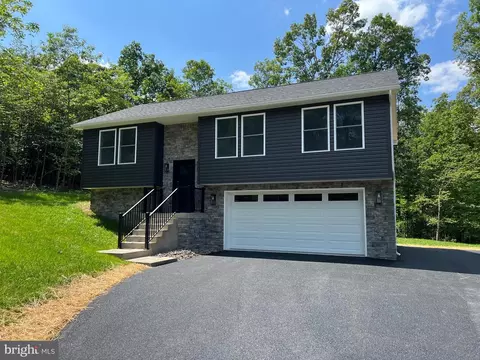 222 Dogwood Dr, Tyrone, PA 16686