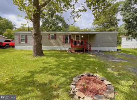 205 Colorado Dr, Altoona, PA 16602