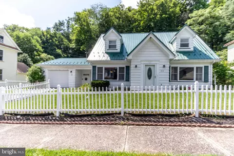 1217 Cameron Ave, Tyrone, PA 16686