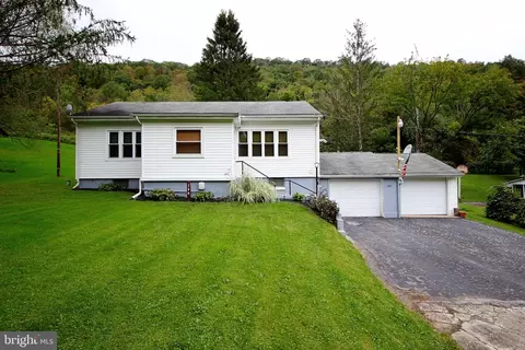 206 Gurekovich Hollow Rd, Tyrone, PA 16686