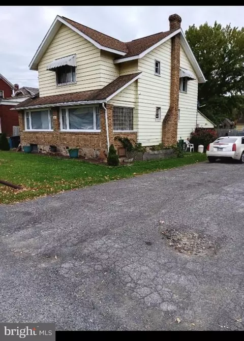 5811 California Ave, Altoona, PA 16602