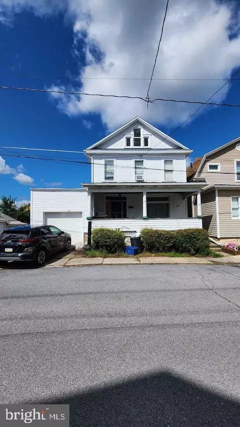 614 Walton Ave, Altoona, PA 16602