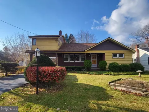 607 4th St, Tyrone, PA 16686