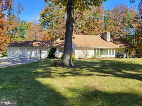 1945 Parkway Dr, Altoona, PA 16602