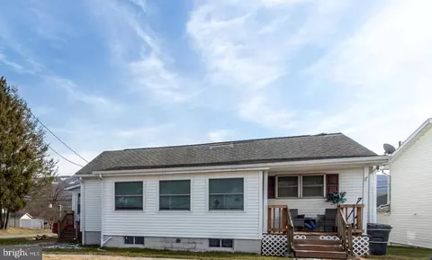 719 3rd St N, Bellwood, PA 16617