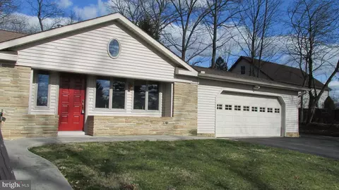 19 Wicklow Ct, Hollidaysburg, PA 16648
