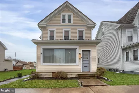 415 W 17th St, Tyrone, PA 16686