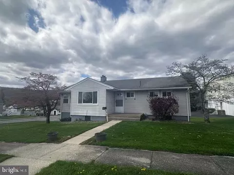 901 Walnut, Roaring Spring, PA 16673