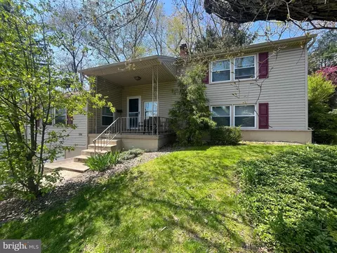 506 Ruskin Dr, Altoona, PA 16602