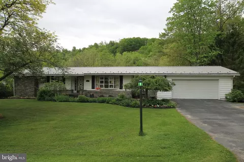 1039 Hoovers Ln, Tyrone, PA 16686