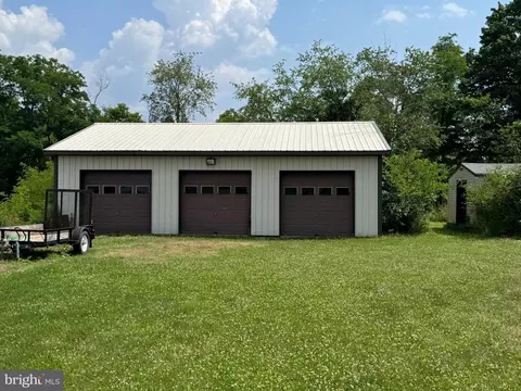 230 Cars Dr, Hollidaysburg, PA 16648