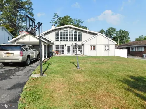 1982 Parkway Dr, Altoona, PA 16602