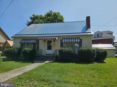 5611 Grandview Ave, Altoona, PA 16602
