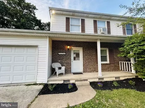 1146 Creekside Dr, Altoona, PA 16601