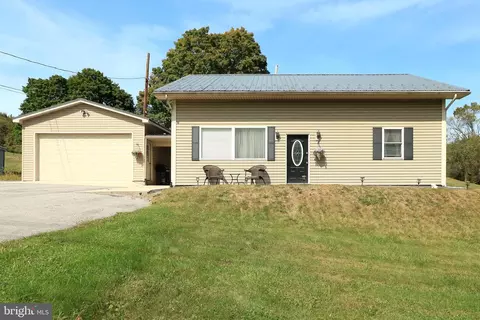 880 Hoovers Ln, Tyrone, PA 16686