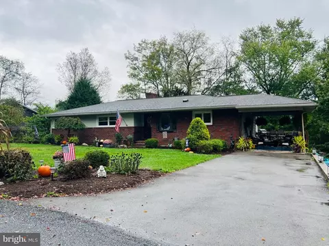 505 Beaumont Dr, Altoona, PA 16602