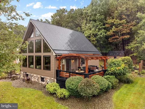 504 Palm Spring Ln, Altoona, PA 16601