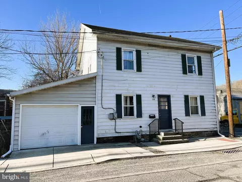 115 W 11th St, Tyrone, PA 16686