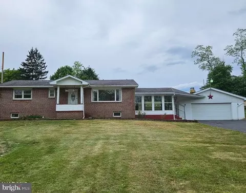121 Hollen Rd, Tyrone, PA 16686