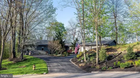 249 Fox Chase Dr, Duncansville, PA 16635