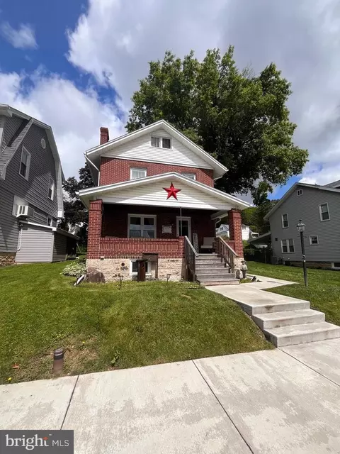 220 27th Ave, Altoona, PA 16601