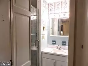 Bath - 817 New St, Roaring Spring, PA 16673 photo 1 of 2