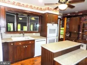 Kitchen - 817 New St, Roaring Spring, PA 16673 photo 1 of 4