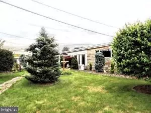 Exterior - 817 New St, Roaring Spring, PA 16673 photo 7 of 7