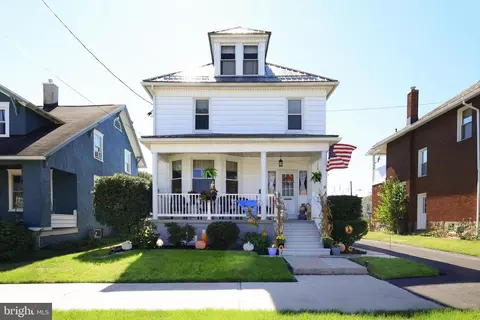 525 W 16th St, Tyrone, PA 16686
