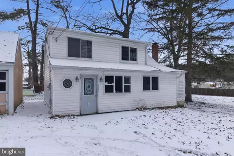 656 S Temple Ln, Altoona, PA 16602