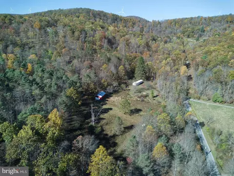 747 Baughman Hollow Rd, Tyrone, PA 16686
