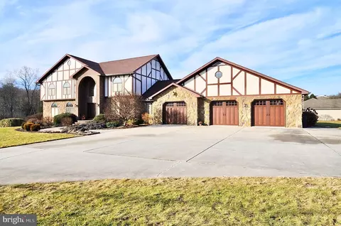 13370 S Eagle Valley Rd, Tyrone, PA 16686