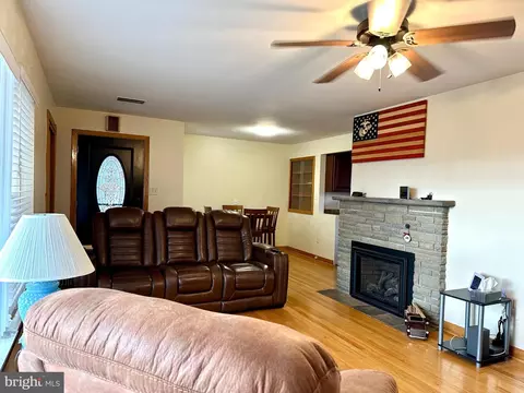 Living - 909 E Main St, Roaring Spring, PA 16673 photo 2 of 3