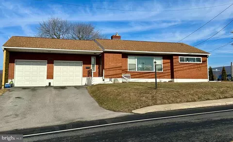 909 E Main St, Roaring Spring, PA 16673