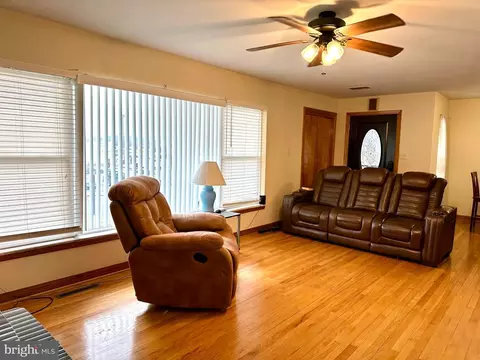 Living - 909 E Main St, Roaring Spring, PA 16673 photo 1 of 3