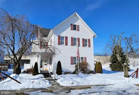 702 E 2nd St, Bellwood, PA 16617
