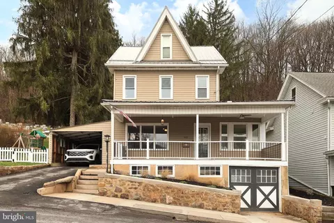 901 Belmont Ave, Tyrone, PA 16686