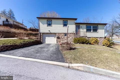 1818 Bell Ave, Altoona, PA 16602