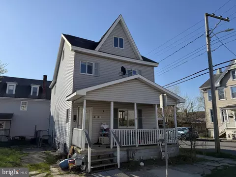 2323 W Chestnut Ave, Altoona, PA 16601