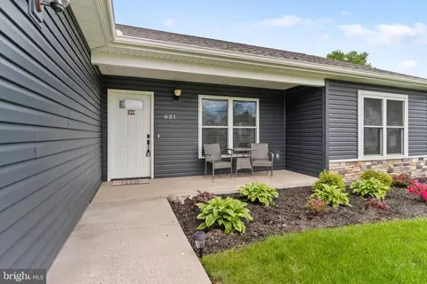 621 Lehigh Ln, Altoona, PA 16602