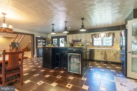 Kitchen - 1002 Maple Ln, Tyrone, PA 16686 photo 6 of 7