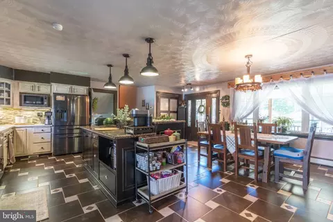 Kitchen - 1002 Maple Ln, Tyrone, PA 16686 photo 4 of 7