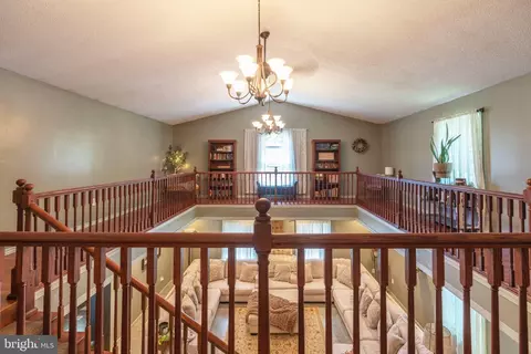 Entry Way - 1002 Maple Ln, Tyrone, PA 16686 photo 7 of 12