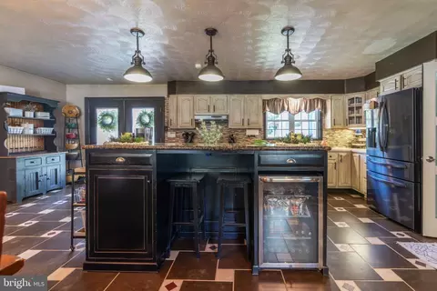 Kitchen - 1002 Maple Ln, Tyrone, PA 16686 photo 5 of 7