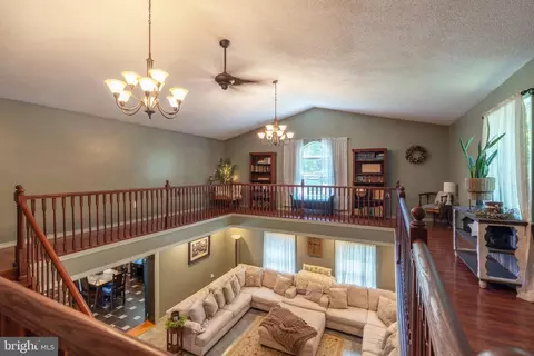 Entry Way - 1002 Maple Ln, Tyrone, PA 16686 photo 8 of 12