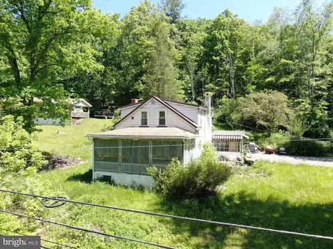 944 Decker Hollow Rd, Tyrone, PA 16686
