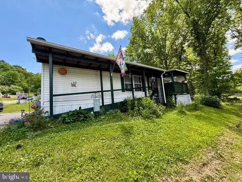 650 Clairmont Dr, Altoona, PA 16601